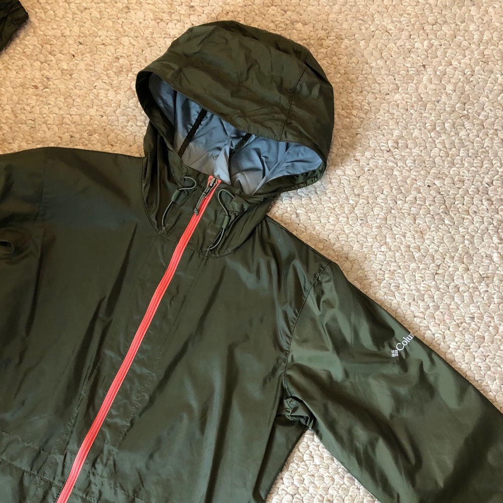 Columbia wind breaker